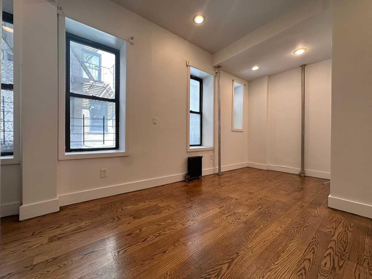Eastern Pkwy #1M - Photo 2 of 11