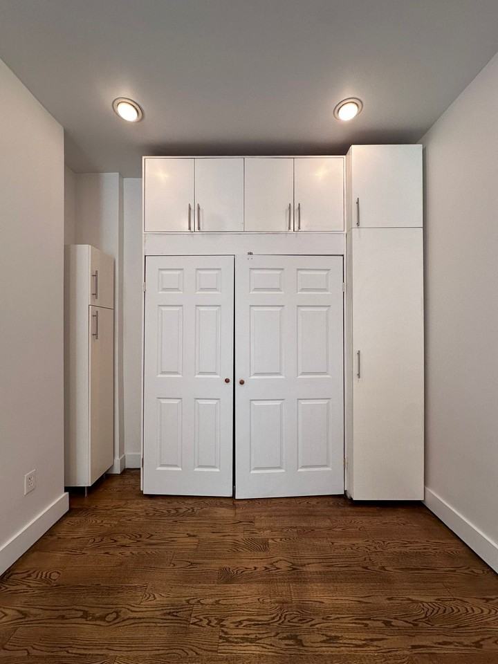 Eastern Pkwy #1M - Photo 7 of 11