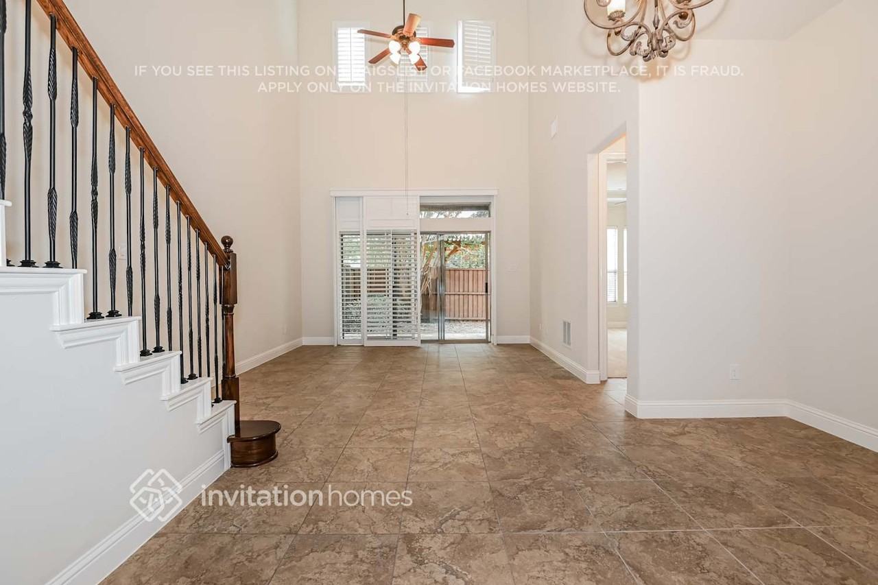 4704 Durham Dr - Photo 3 of 16