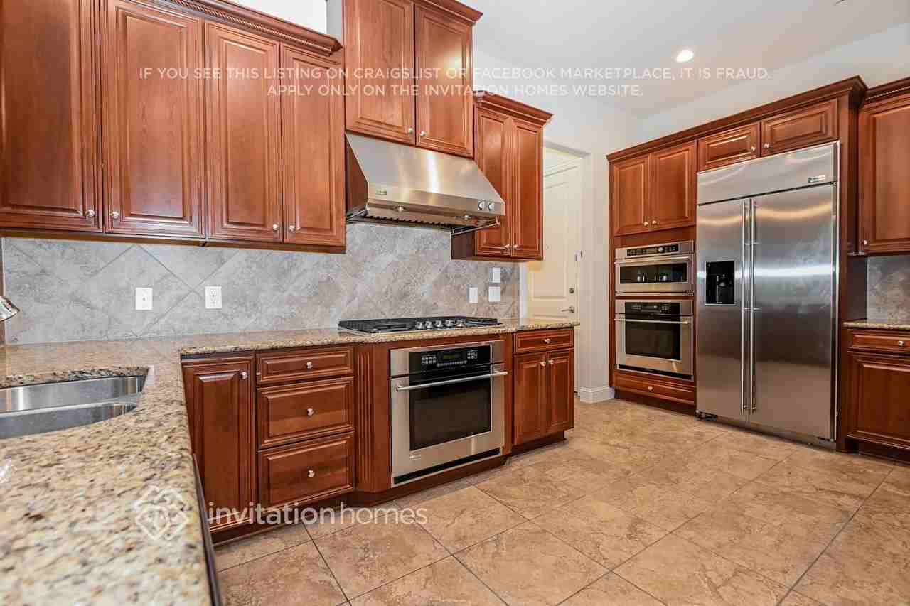 4704 Durham Dr - Photo 5 of 16