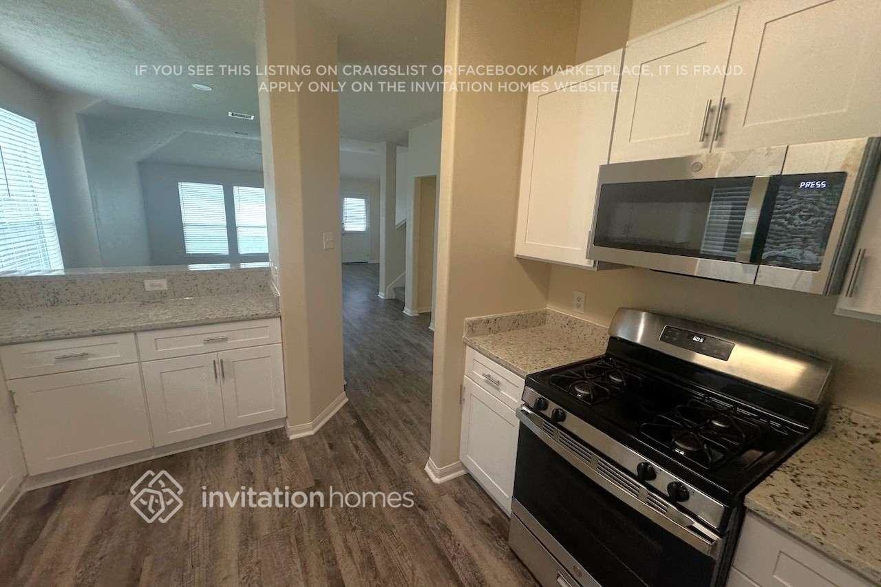4006 Hawthorne Arbor - Photo 3 of 13