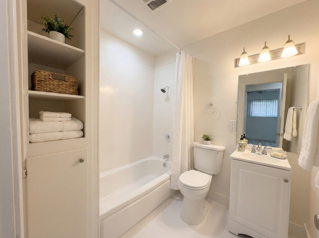 Las Palmas Apartments - Photo 6 of 17