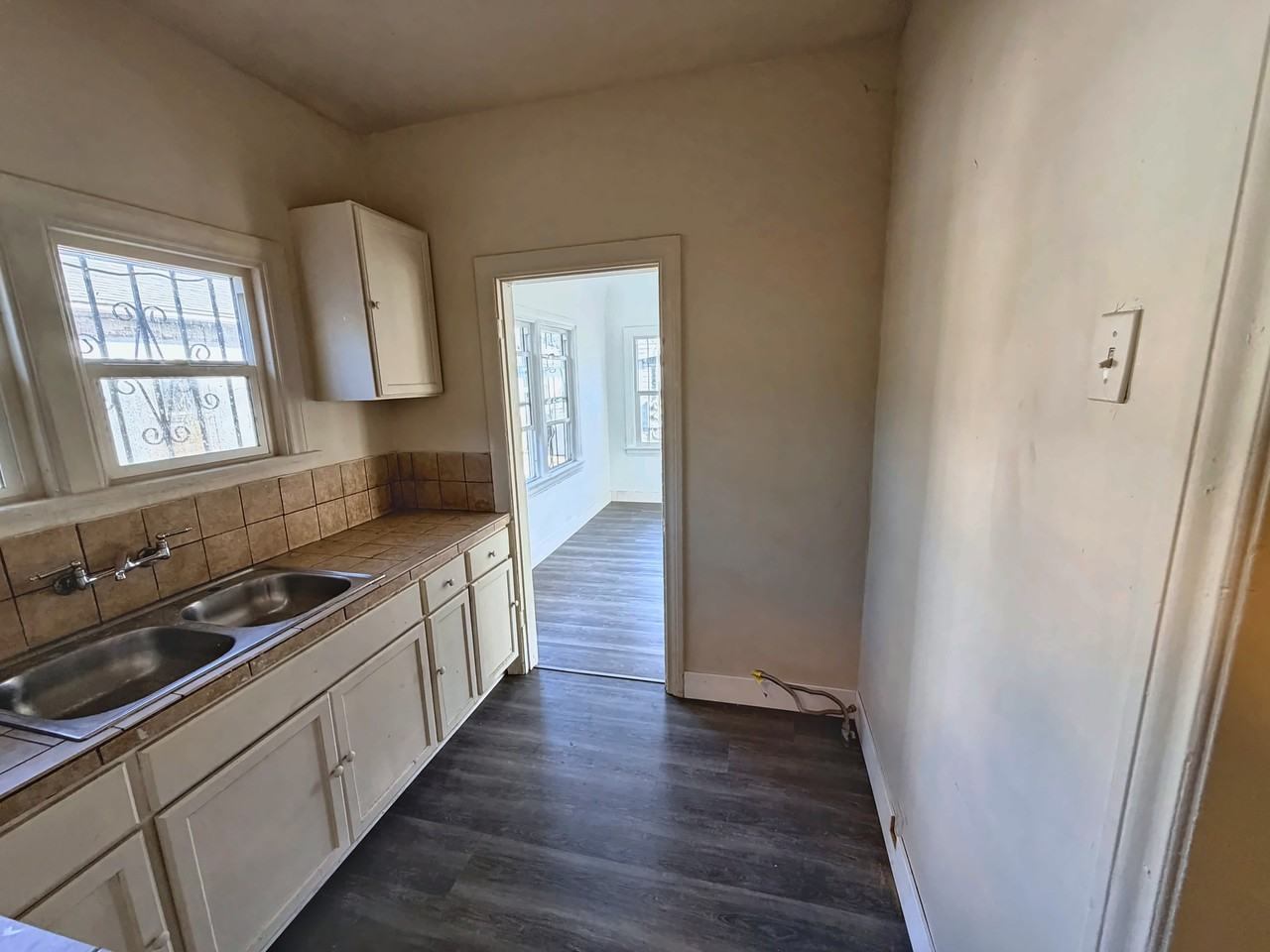 262 East 50th Street #262 1/2 - Photo 6 of 19