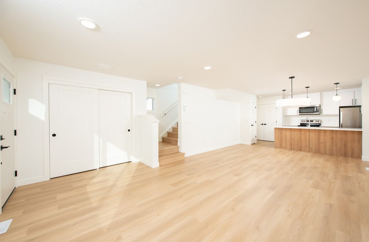 Inglewood 8 Plex - Photo 5 of 17