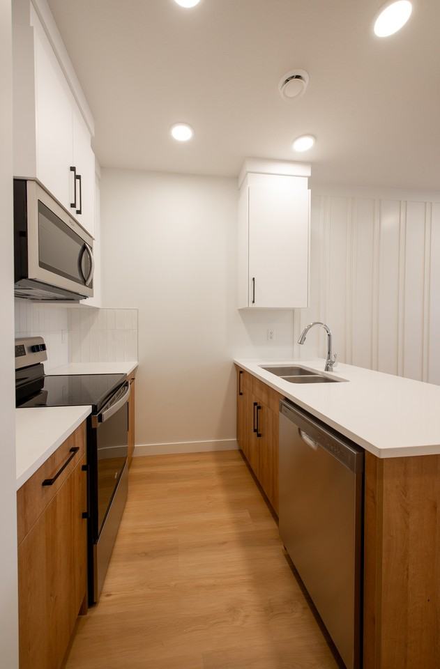 Inglewood 8 Plex - Photo 2 of 17