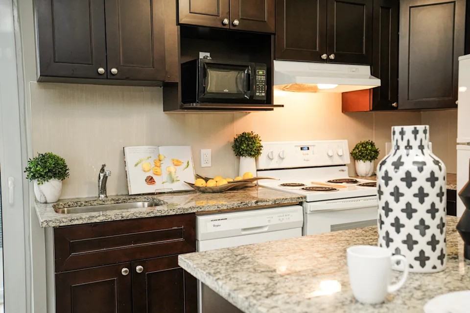 246 Albert Inc. - Photo 7 of 10