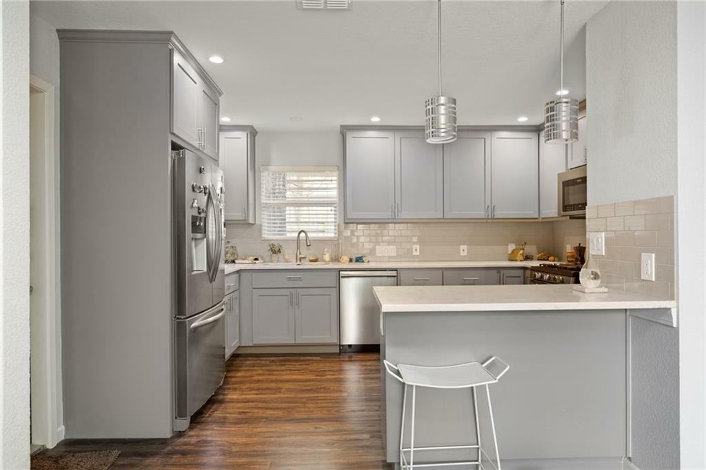 1801 Maple Ave - Photo 3 of 17