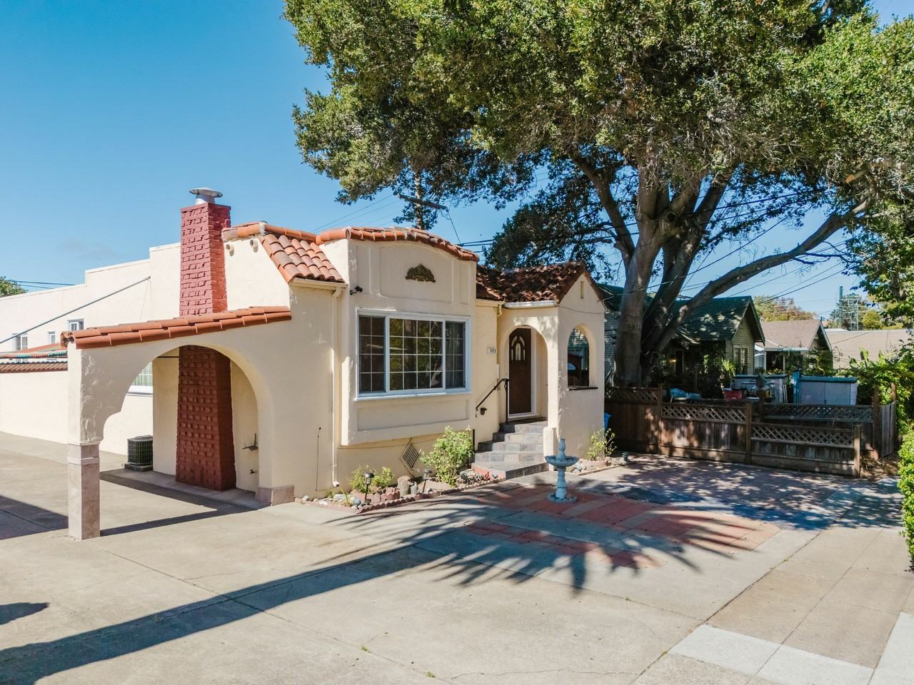 1112 Sanchez Ave