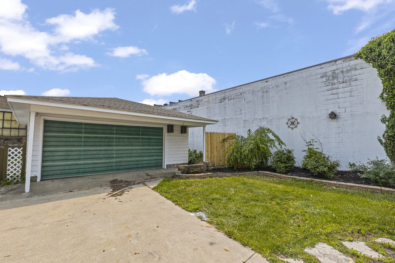 199 Houston Ave - Photo 6 of 36