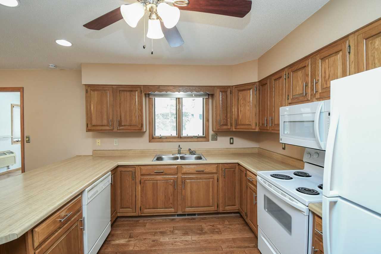 2213 S Wellington Ave - Photo 5 of 40