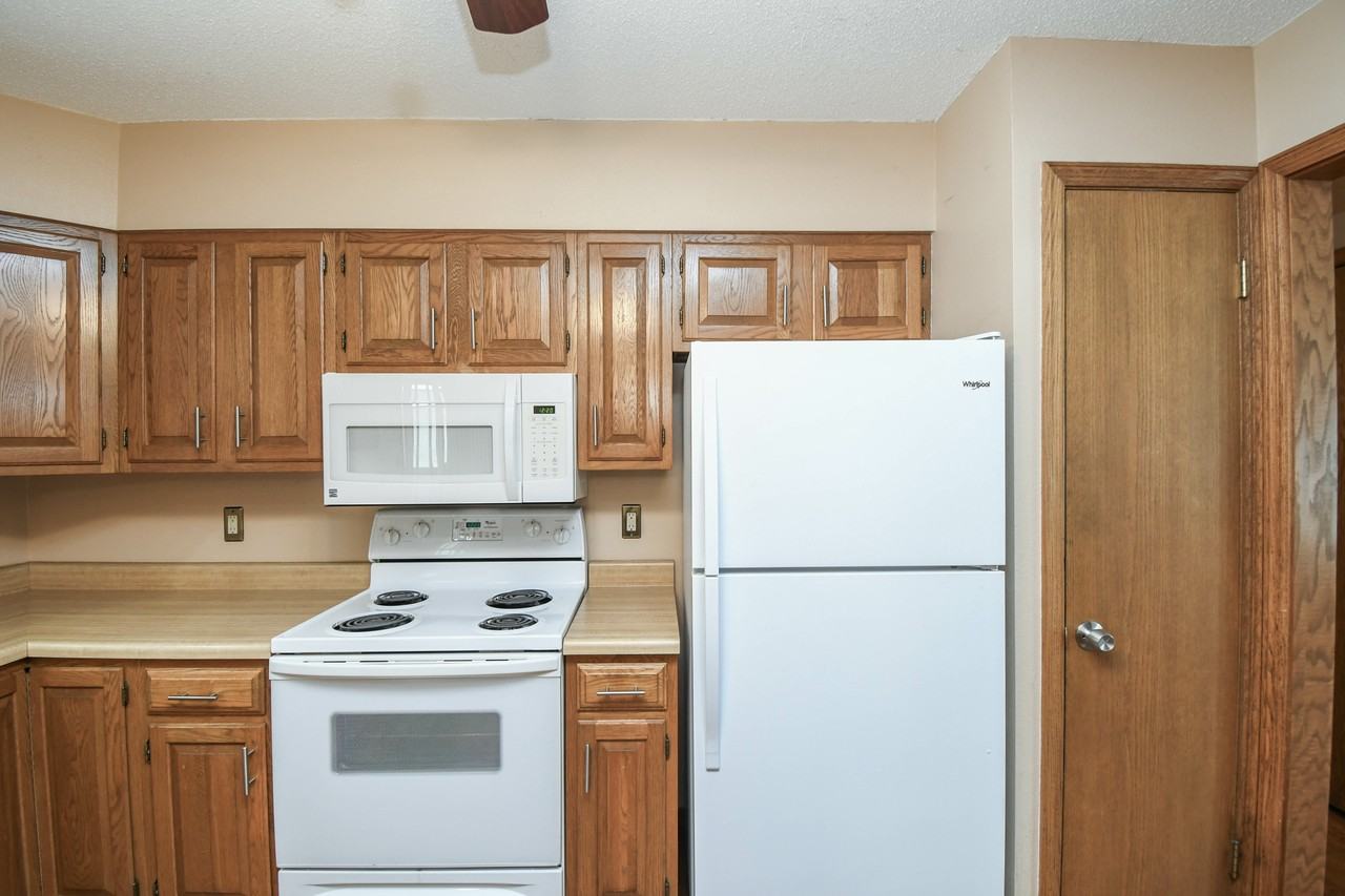 2213 S Wellington Ave - Photo 6 of 40