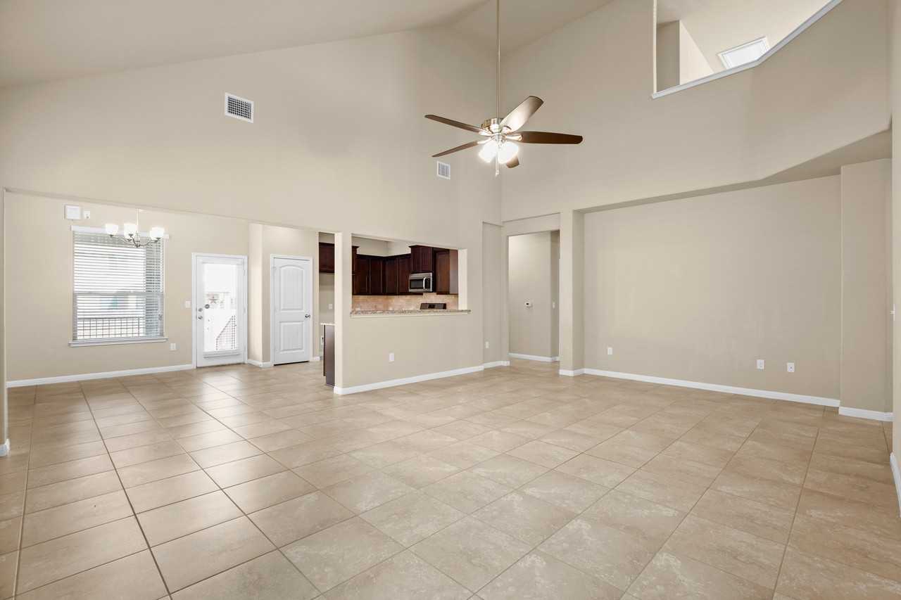 16440 Pienza Dr - Photo 5 of 28