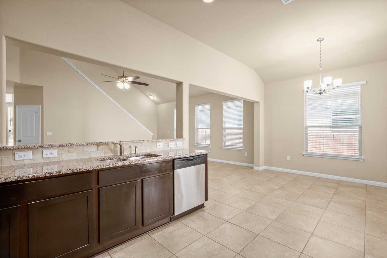 16440 Pienza Dr - Photo 7 of 28