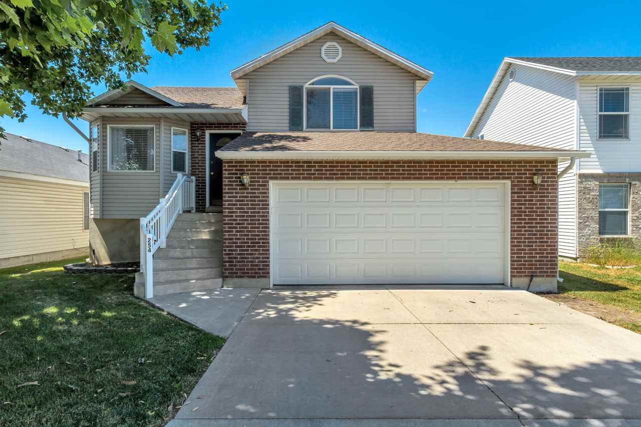 254 Rosewood Cir - Photo 2 of 35