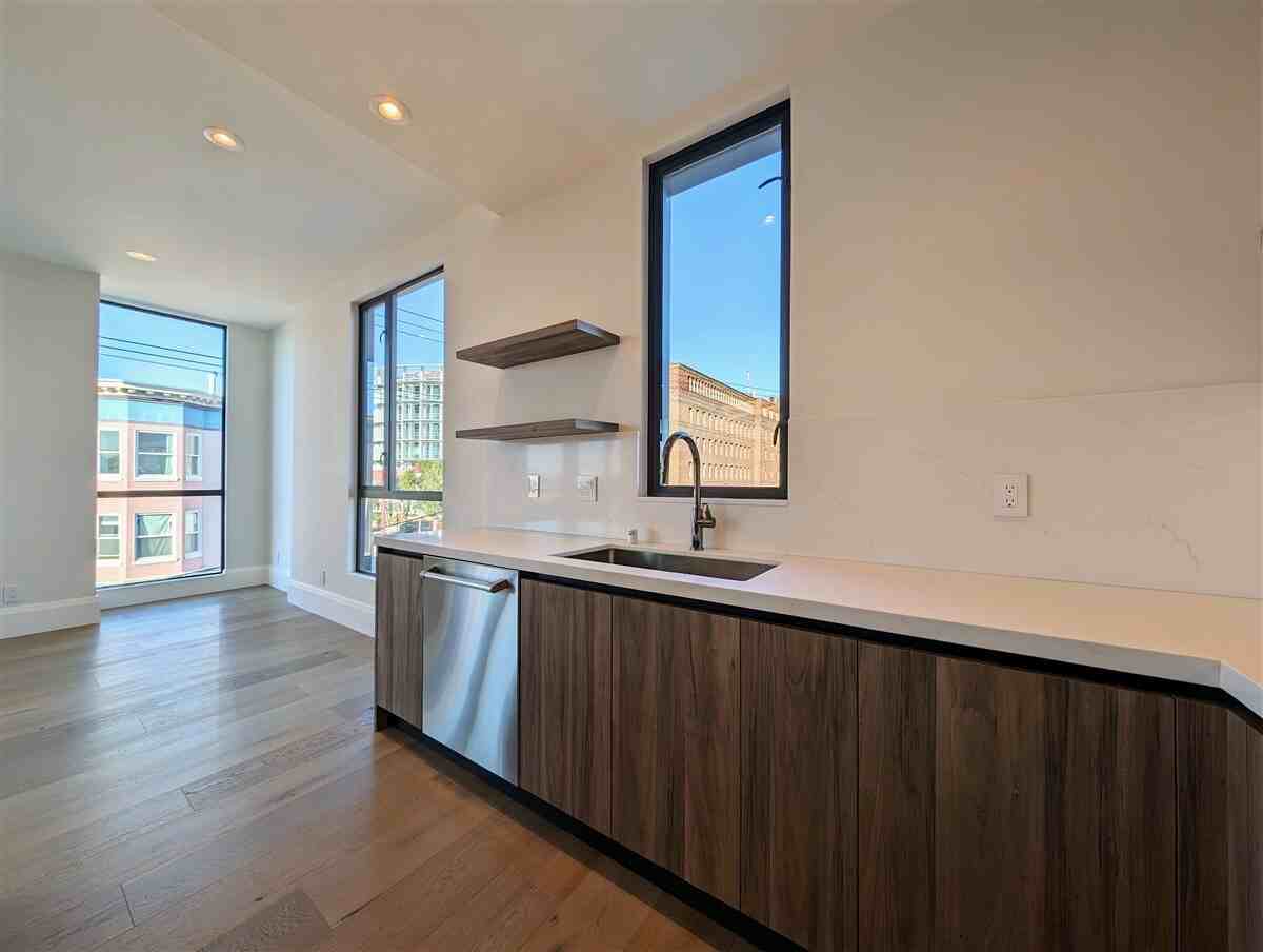 2707 23rd St #3 - Photo 7 of 35