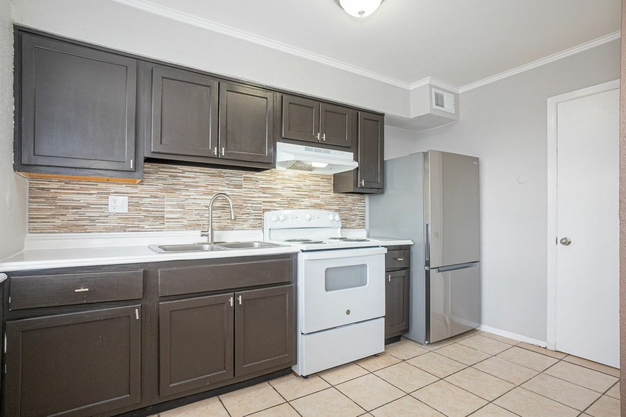 3313 Johnson Ave #16 - Photo 7 of 26