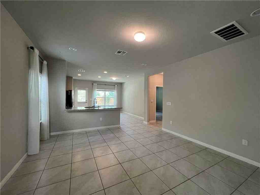 1140 La Conterra Blvd - Photo 6 of 34