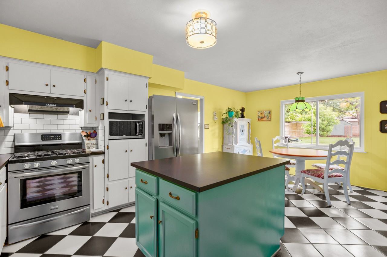 408 Ramble Ln - Photo 3 of 27