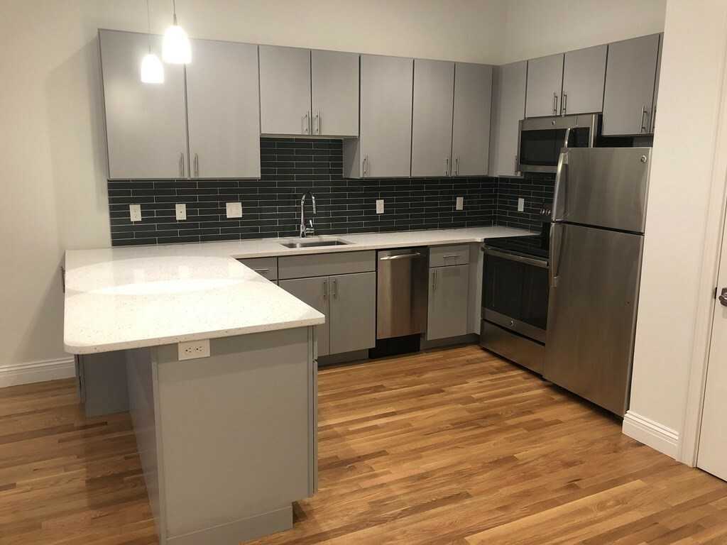 166 Newbury St #4R - Photo 2 of 7