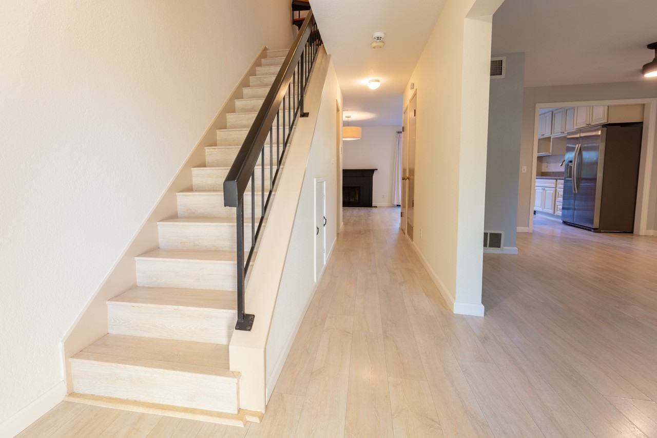 1660 Parkside Dr - Photo 3 of 23
