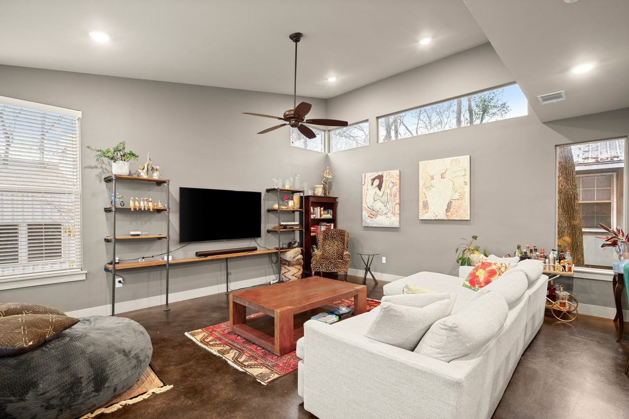 1302 Delano St #A - Photo 4 of 27