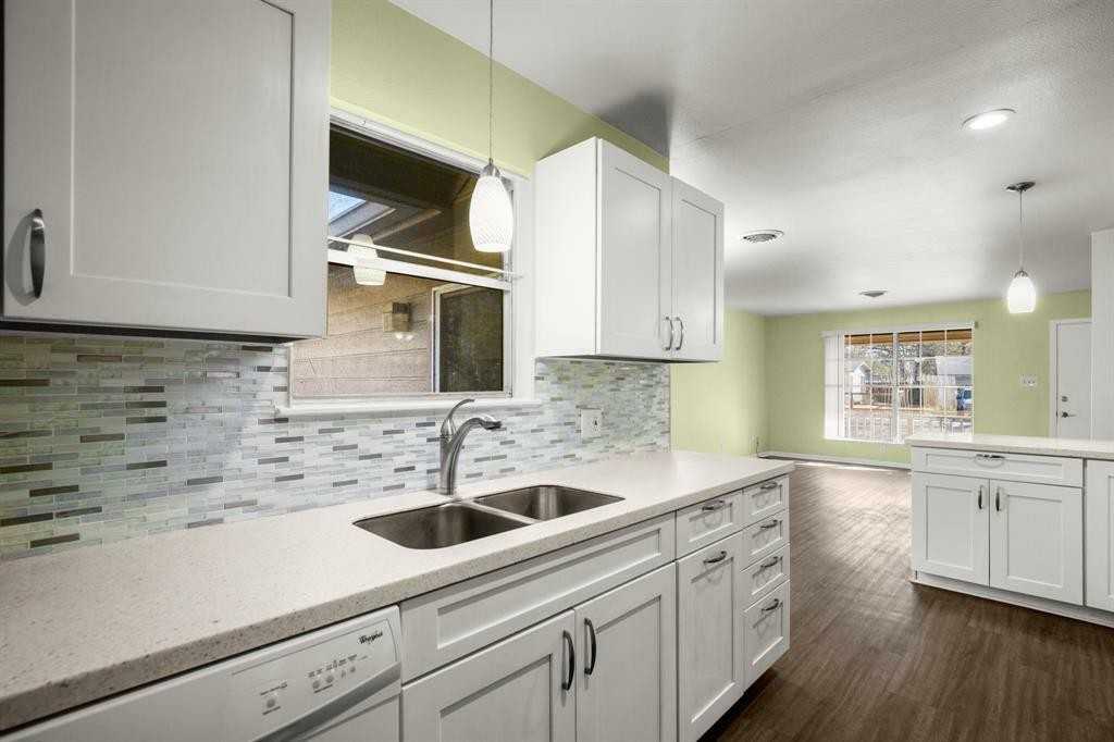 8510 Rockwood Ln - Photo 2 of 21