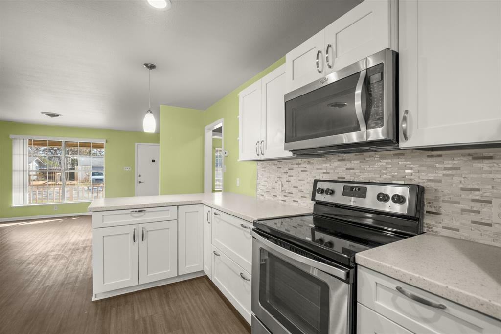 8510 Rockwood Ln - Photo 3 of 21