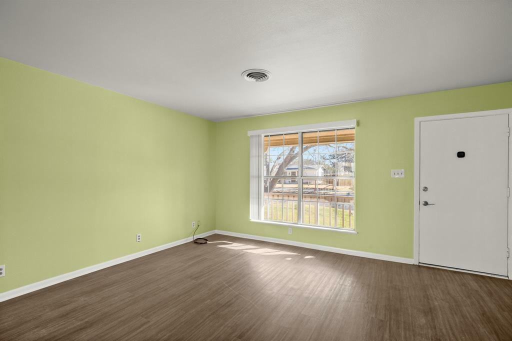 8510 Rockwood Ln - Photo 7 of 21