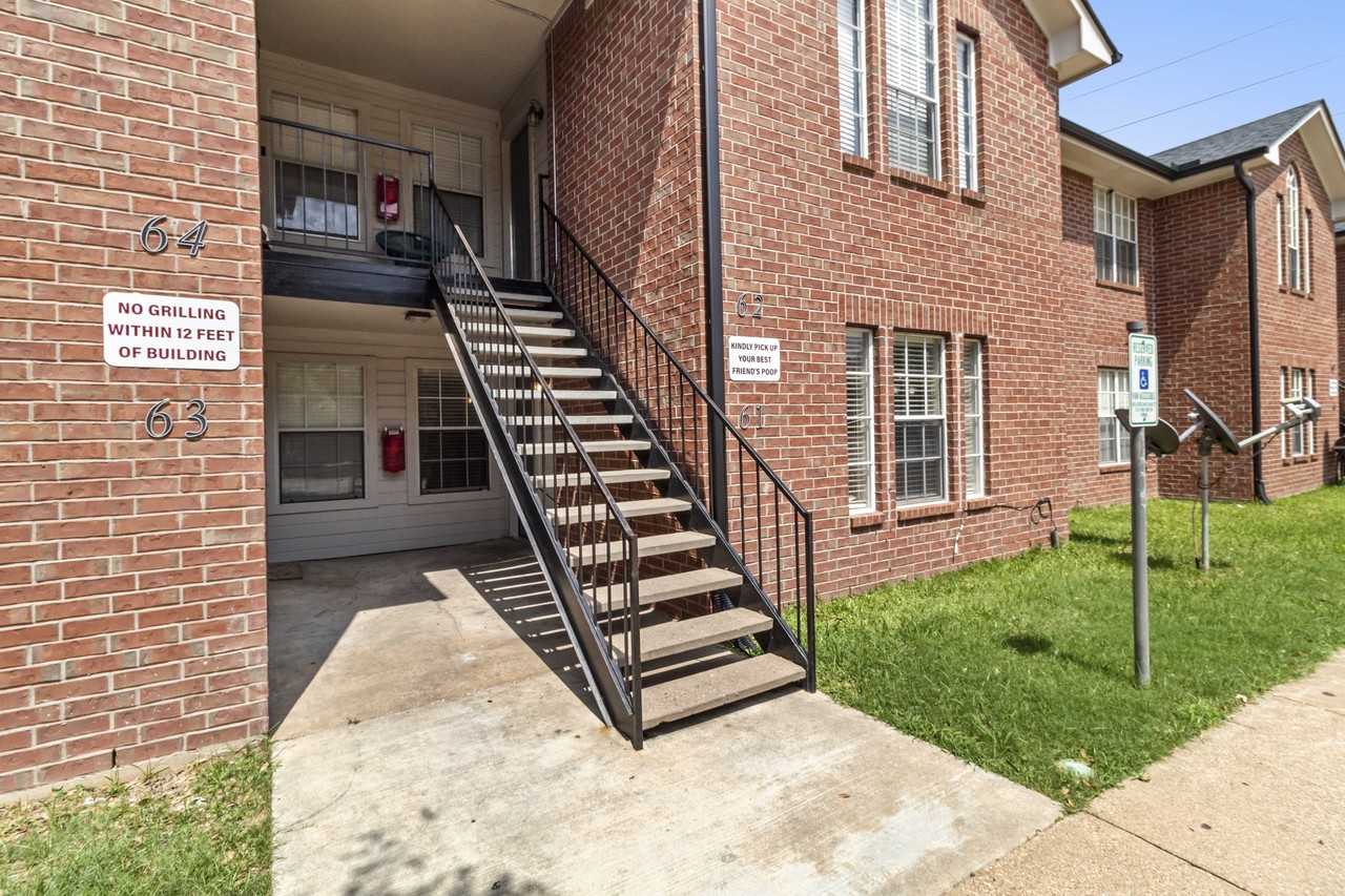 701 Balcones Dr #E - Photo 3 of 27