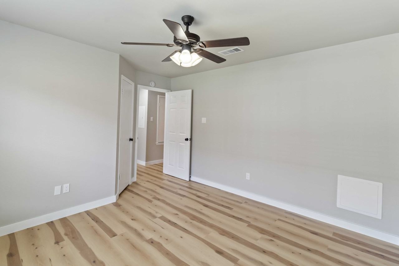 701 Balcones Dr #E - Photo 6 of 27