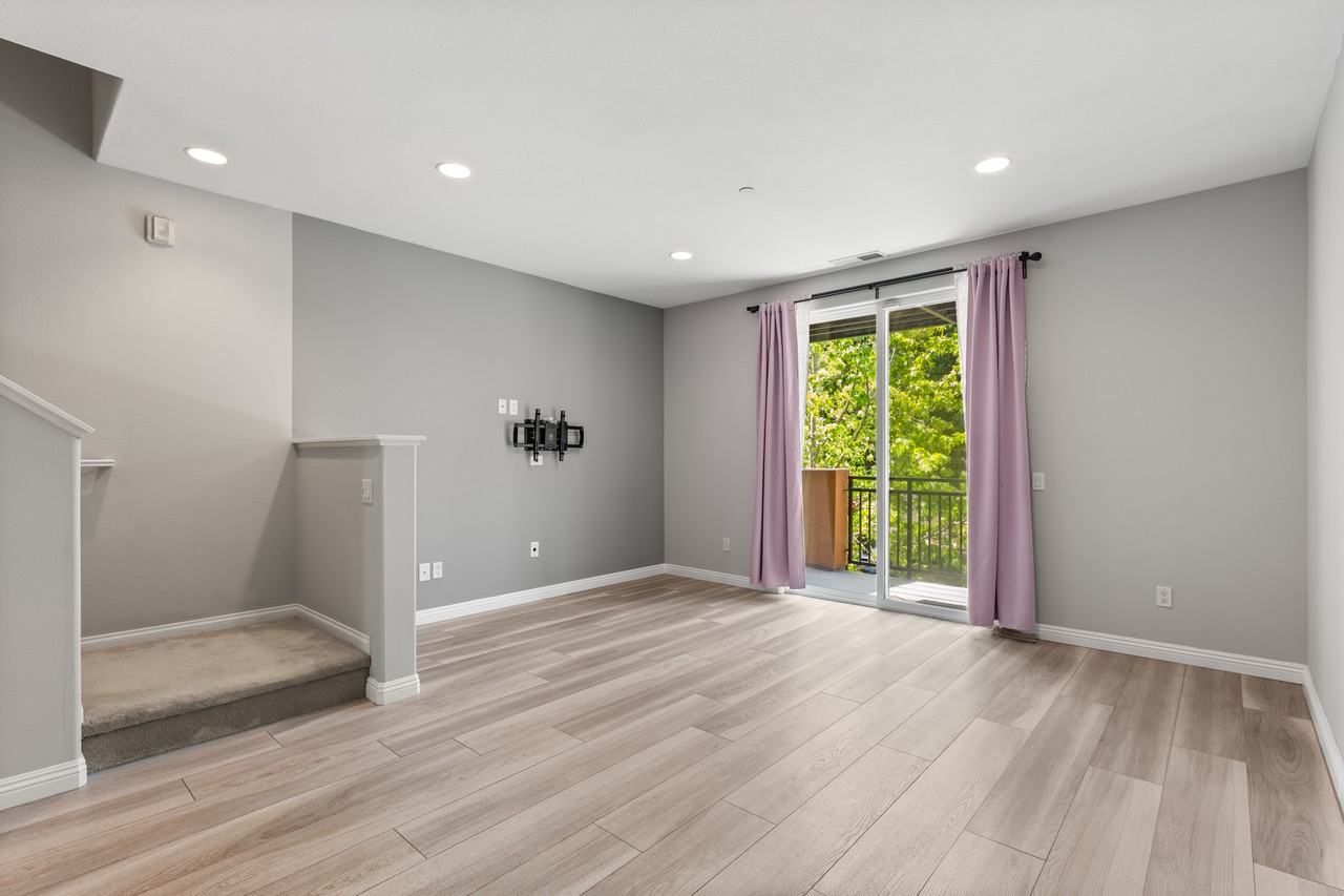 8620 Belford Ave #606 - Photo 4 of 22