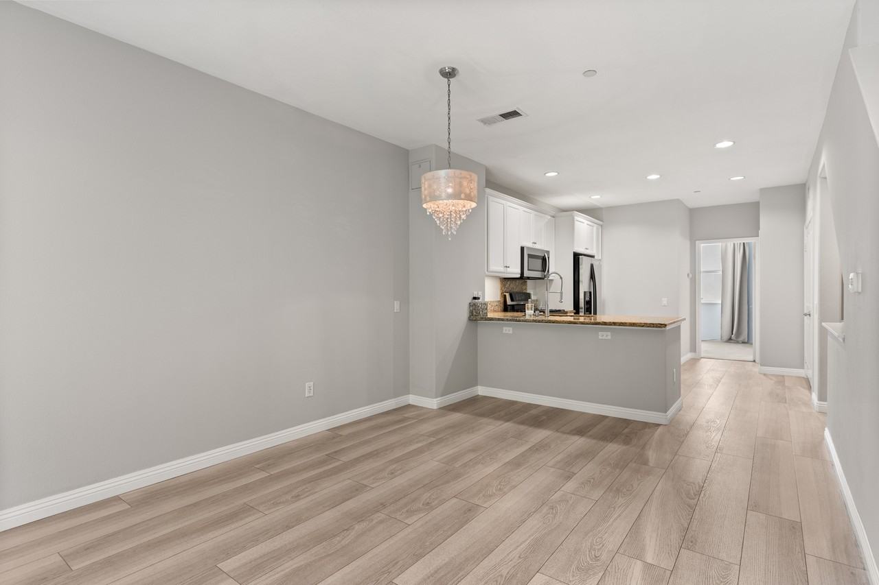 8620 Belford Ave #606 - Photo 5 of 22
