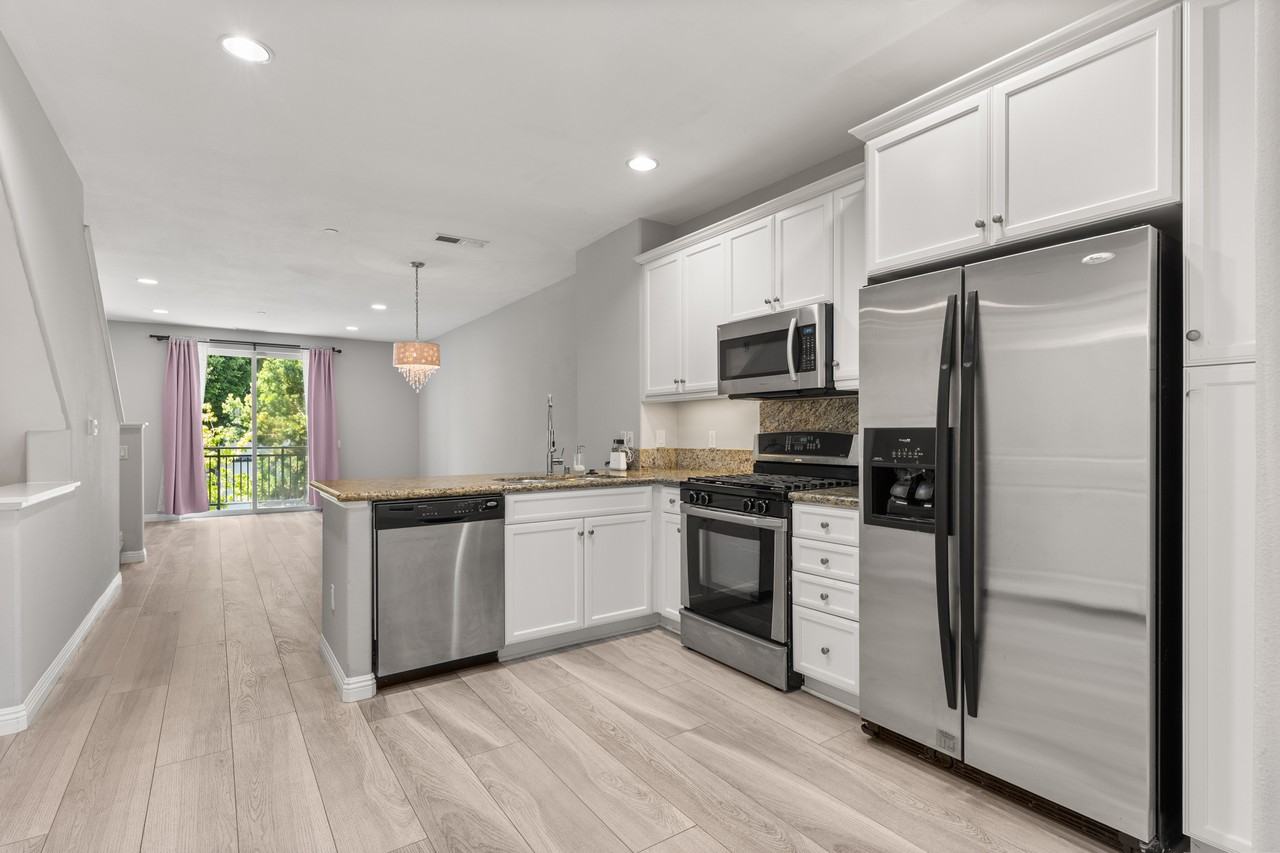 8620 Belford Ave #606 - Photo 7 of 22
