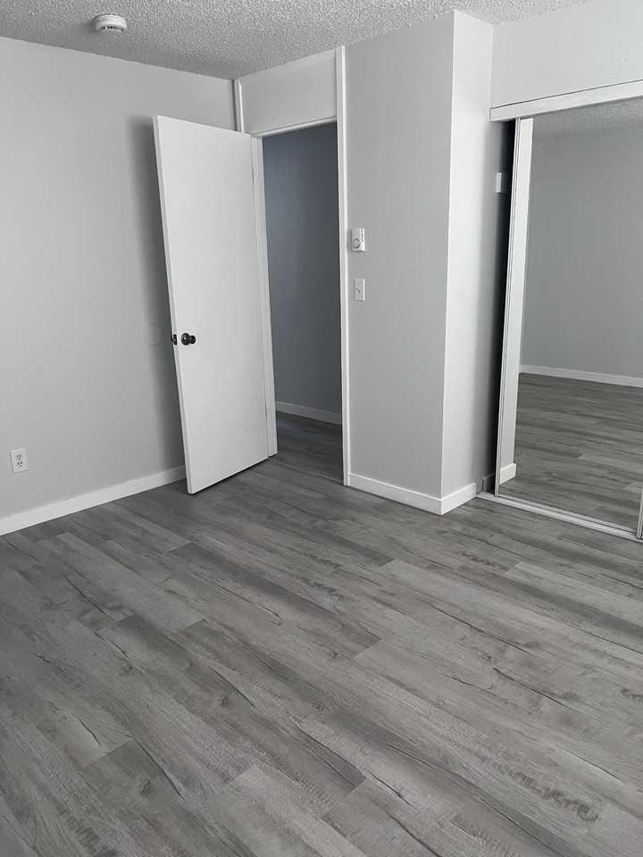 12815 Valley Ave E #2 - Photo 3 of 9