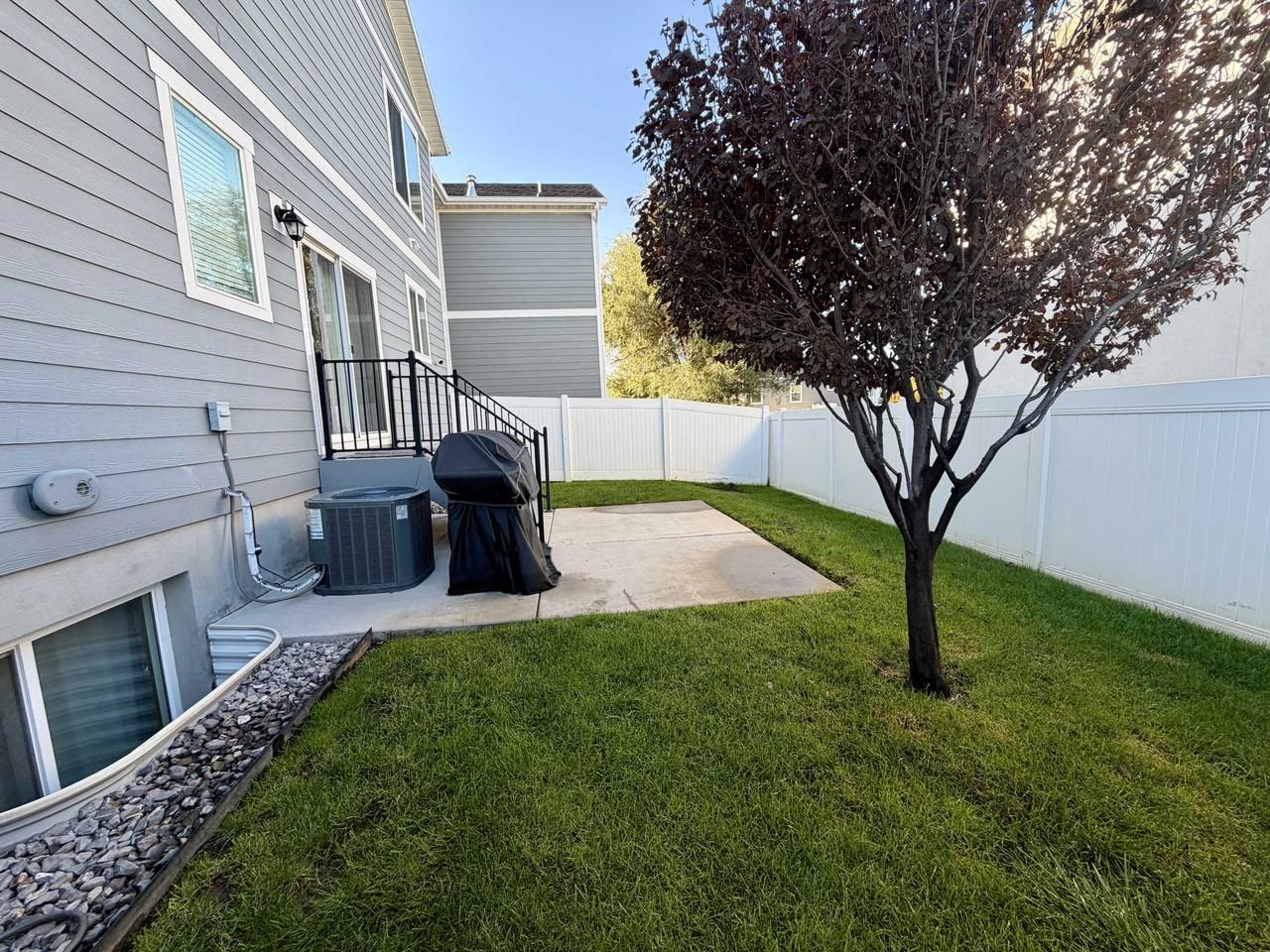 2327 W 70 N - Photo 4 of 25