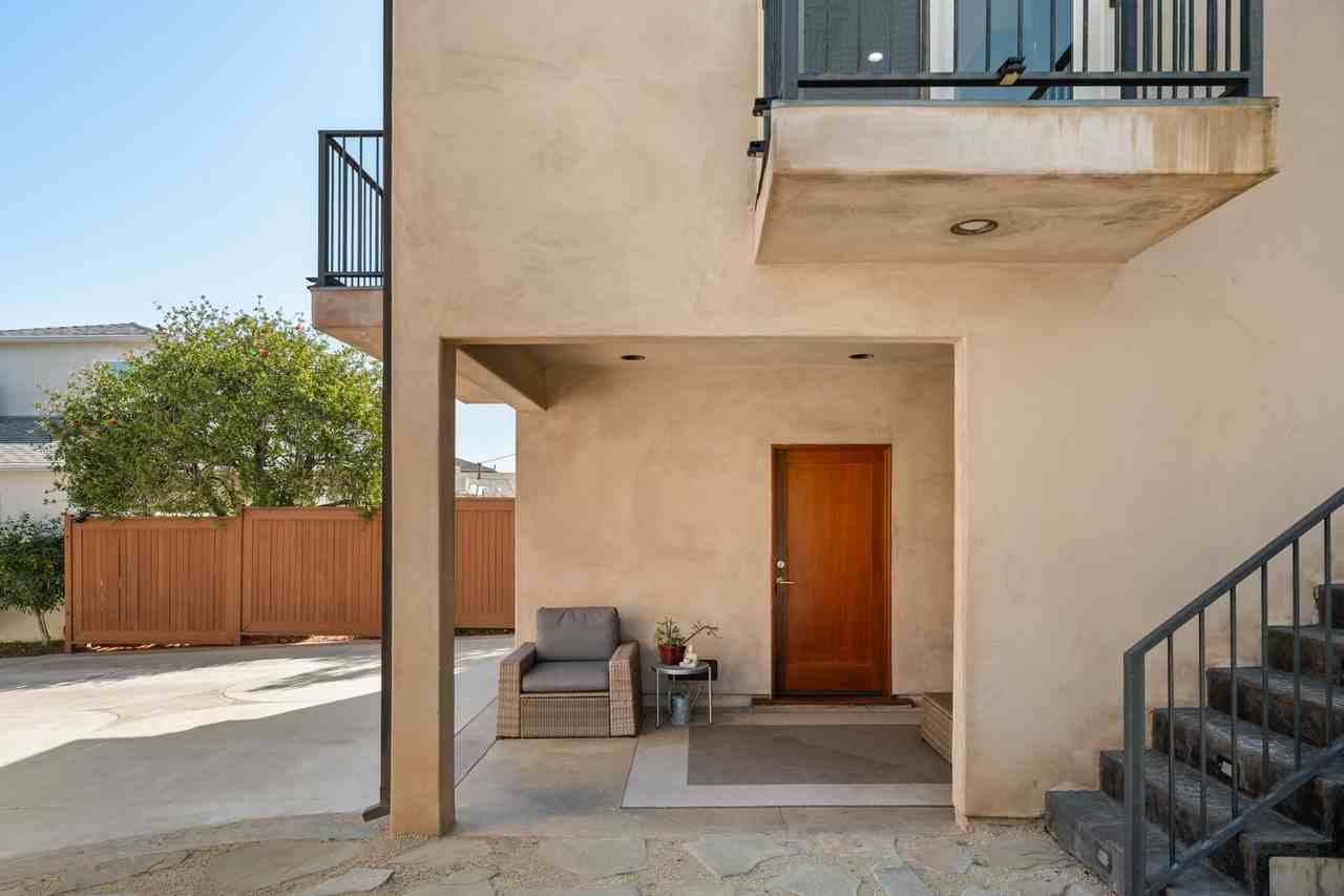 6152 W 77th St - Photo 3 of 13