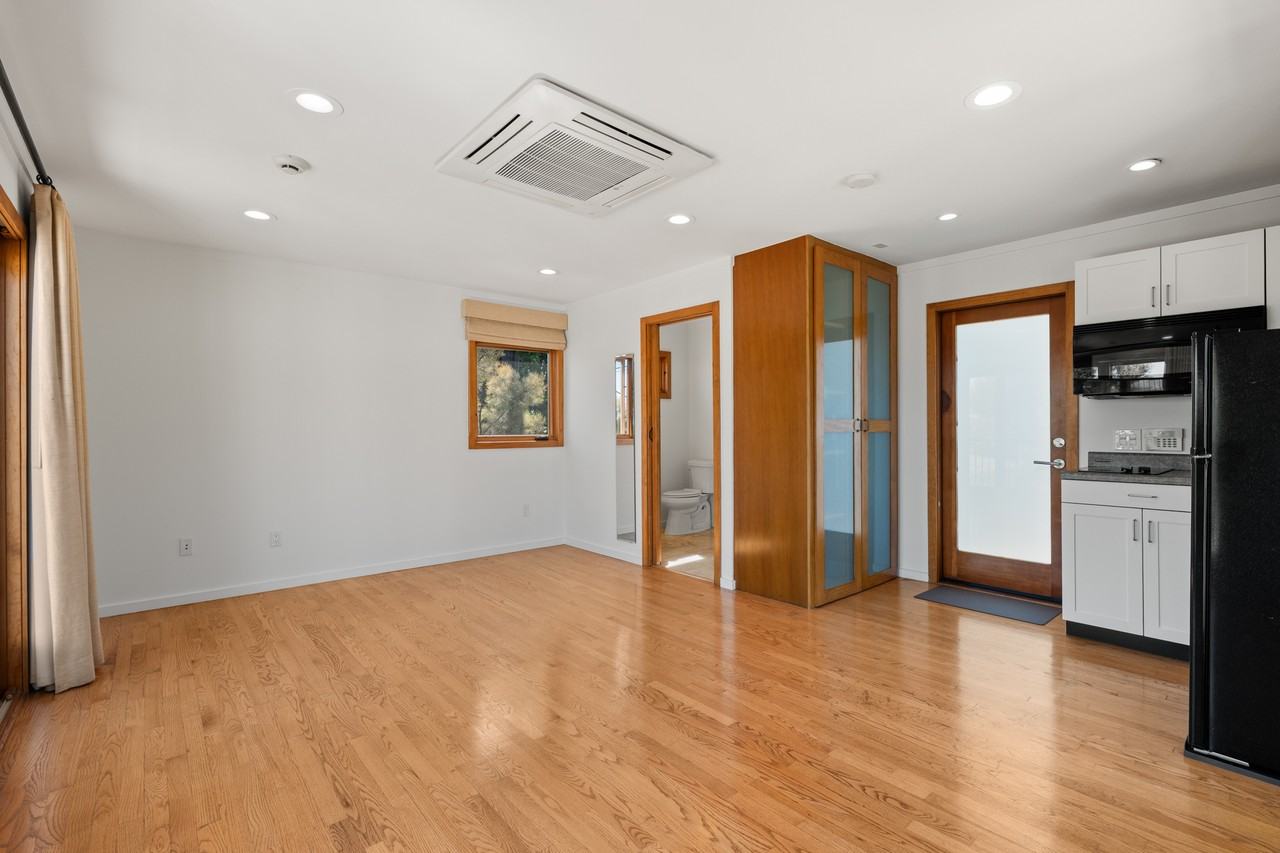 6152 W 77th St - Photo 5 of 13