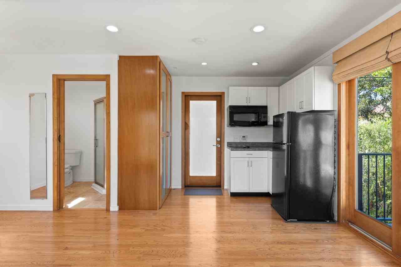 6152 W 77th St - Photo 6 of 13