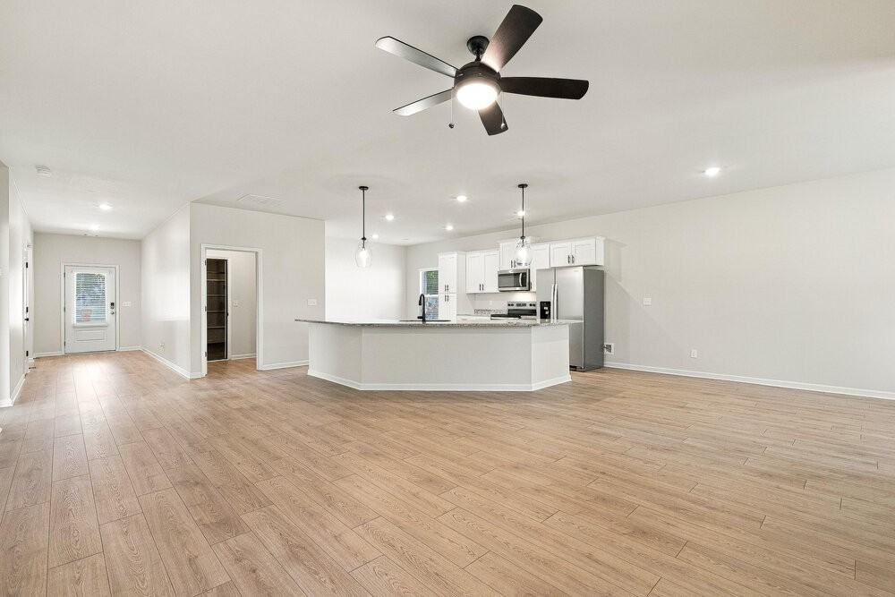 241 Bluegill Dr - Photo 5 of 16