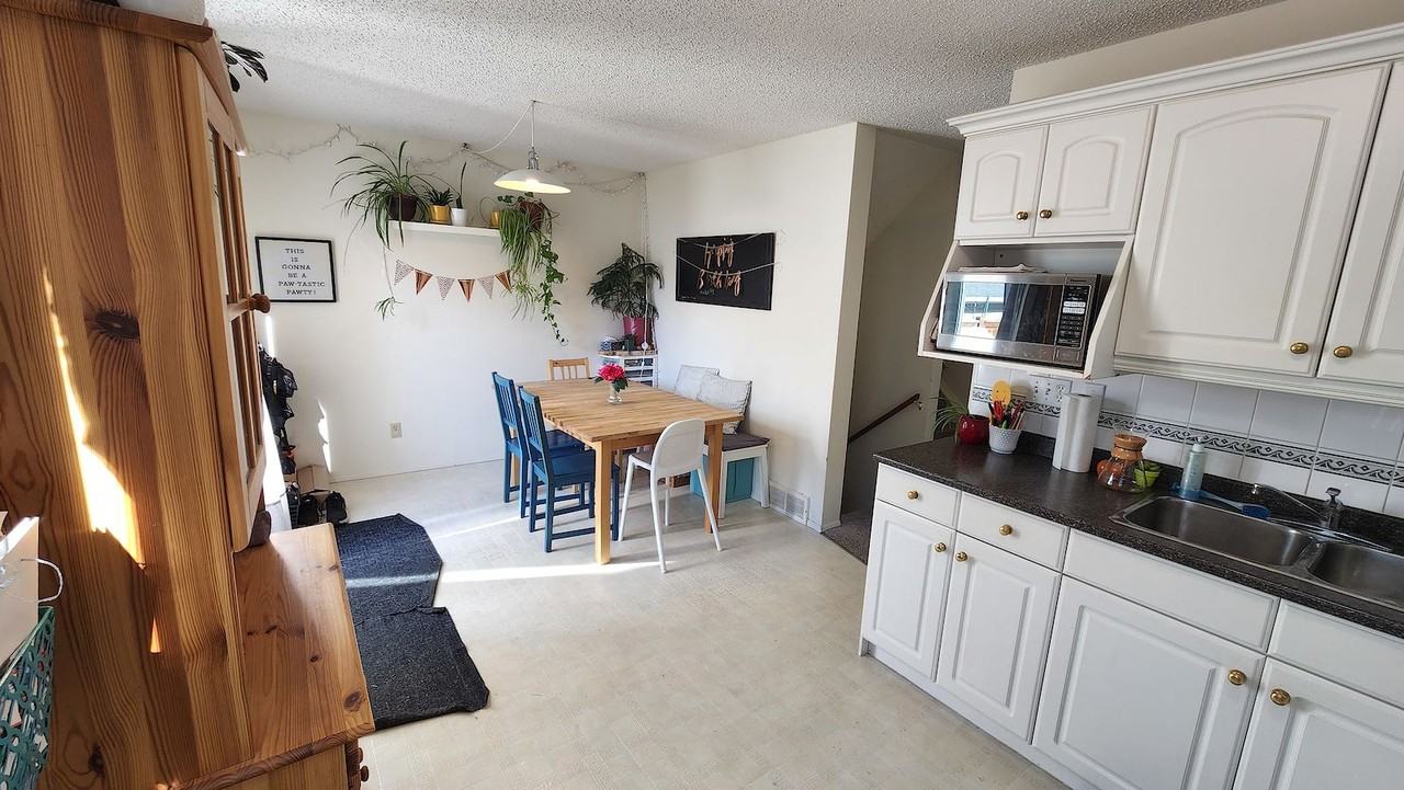 5017 30 Ave Sw - Photo 7 of 31