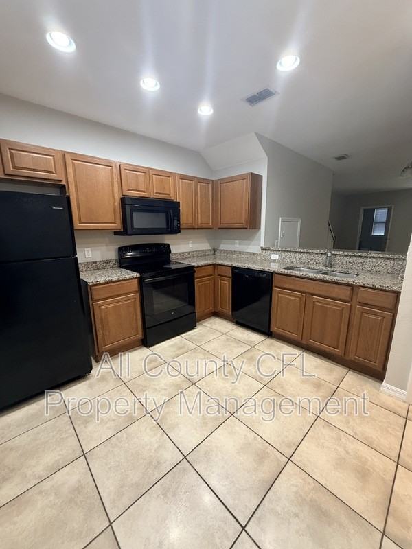 2270 Aloha Bay Ct - Photo 3 of 15