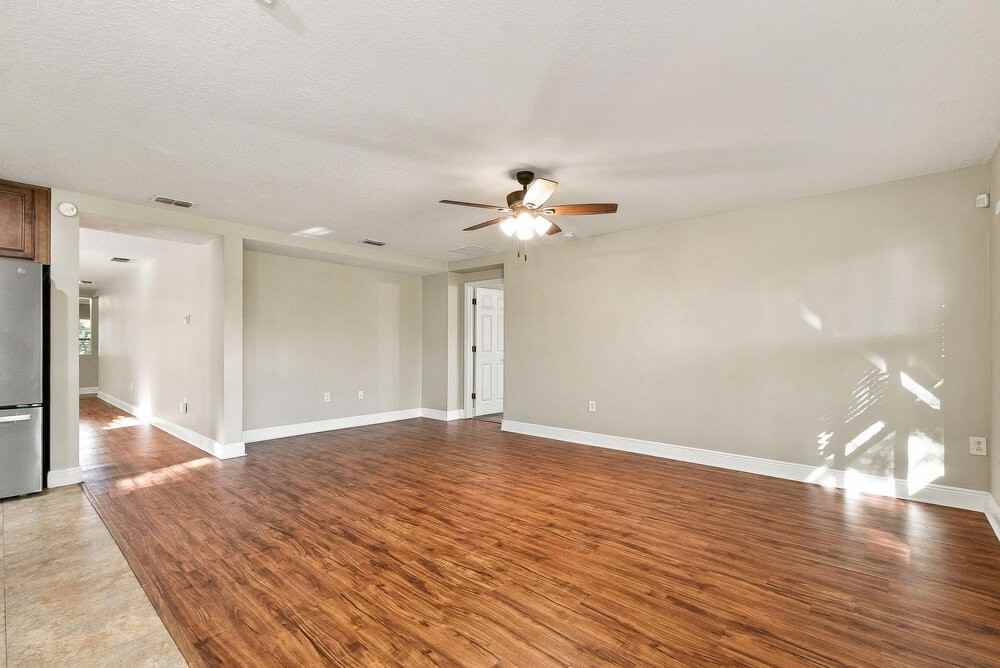 1920 Strathmore Cir - Photo 6 of 16