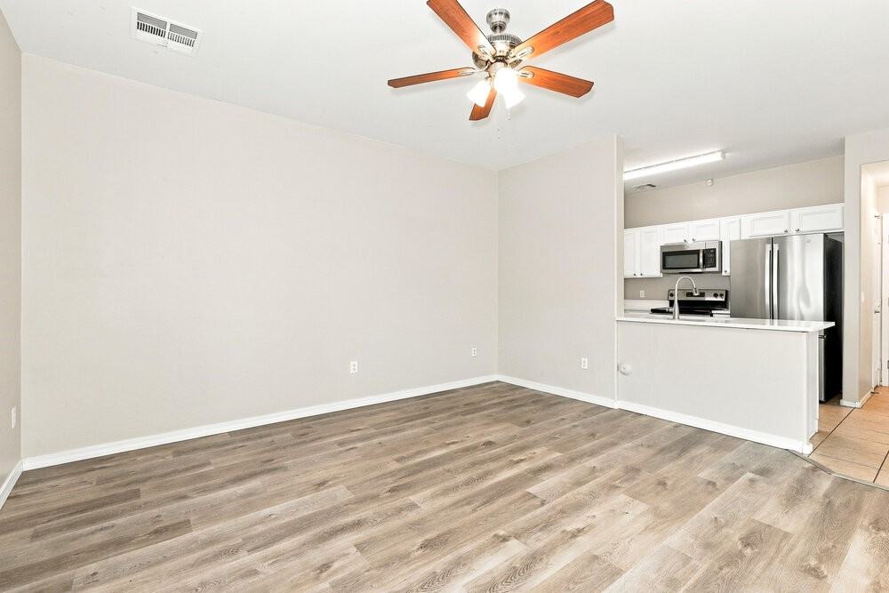 1519 S Owl Dr - Photo 4 of 17