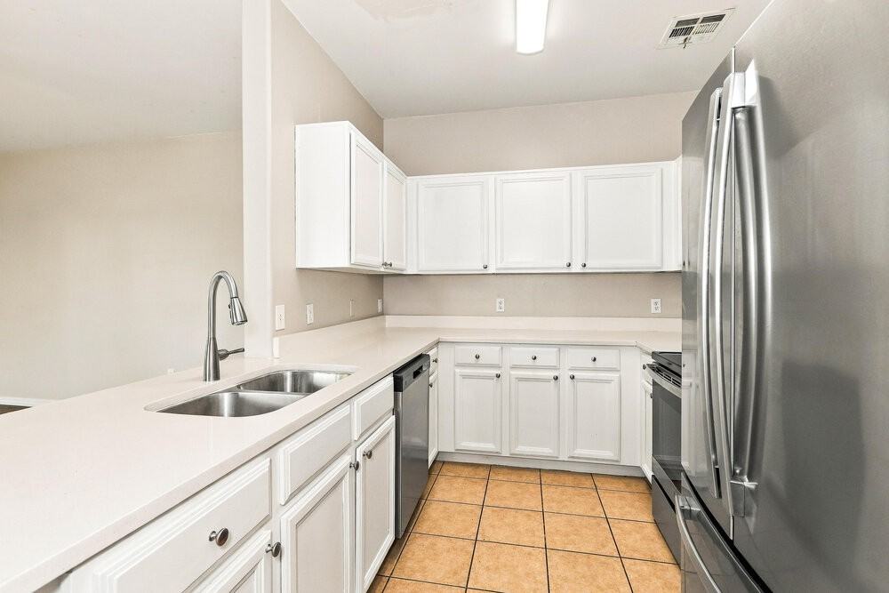 1519 S Owl Dr - Photo 7 of 17