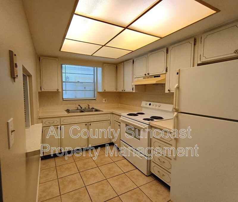 3467 33rd Ave N #9 - Photo 3 of 6