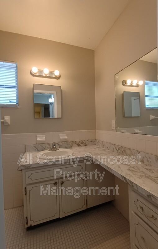 3467 33rd Ave N #9 - Photo 4 of 6