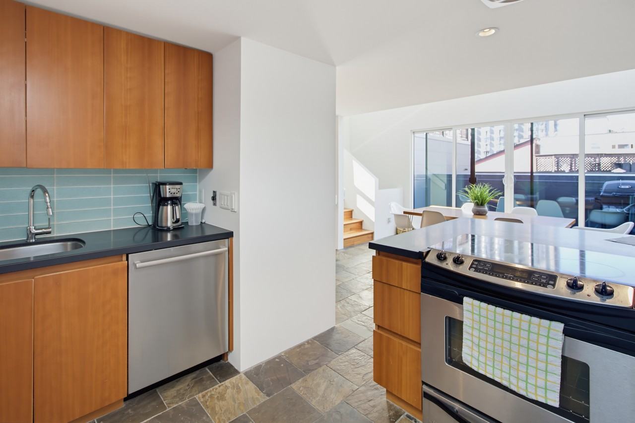 1934 Barclay Street #9 - Photo 3 of 21