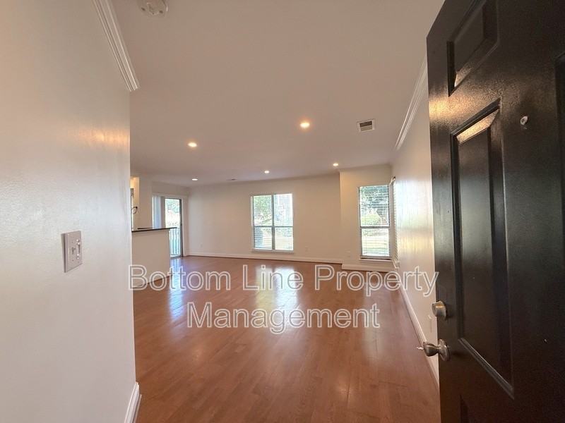 2508 Cranbrook Ln #7 - Photo 3 of 24