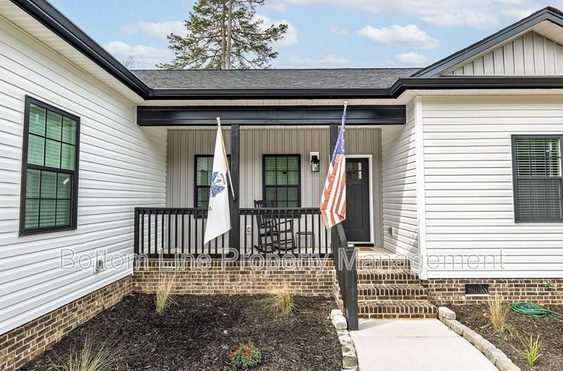 2462 Shoal Rd - Photo 2 of 35