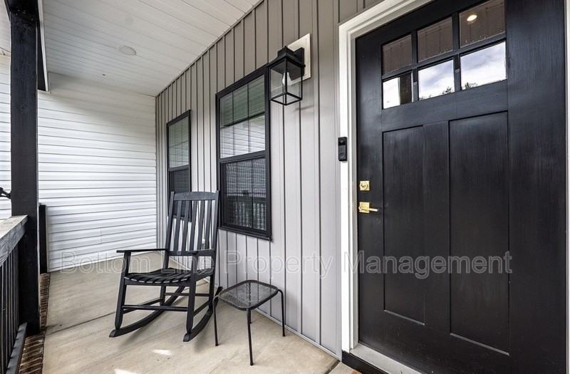 2462 Shoal Rd - Photo 3 of 35